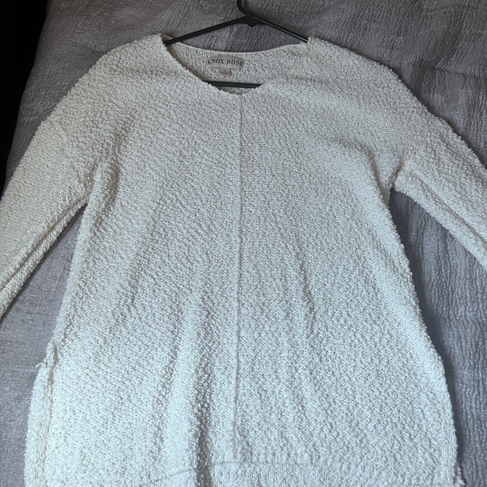 Knox Rose soft white sweater size small